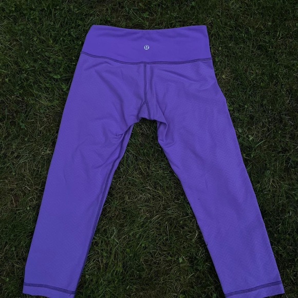 Purple size 4 Lululemon Capri Leggings - Picture 5 of 6